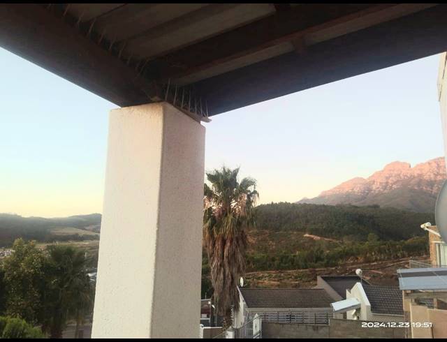 6 bed property for sale in THE RIDGE
